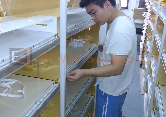 化妝品展示架配件安裝