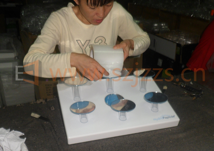 亞克力化妝品展示架底座黏貼鏡面