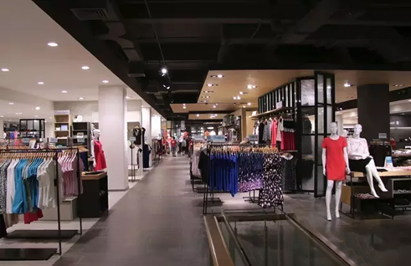 賣場服裝展示架